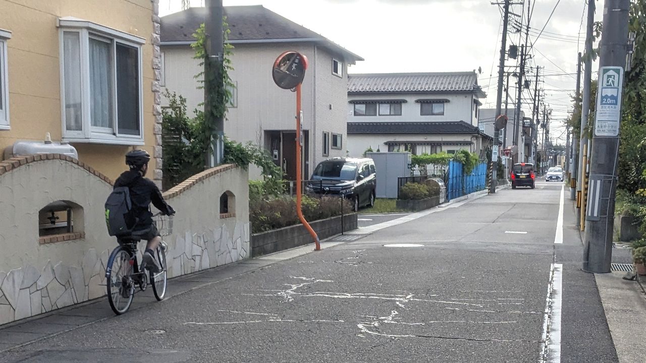 新潟市 中央区 フリースクール NOBINOBI 不登校 小学生 中学生 高校生 保護者 第三の居場所 サードプレイス 自転車 通学 生徒さん 画像