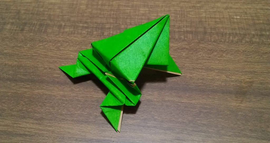 折り紙の折り方 簡単で楽しい ちょっと違うぴょんぴょんカエル