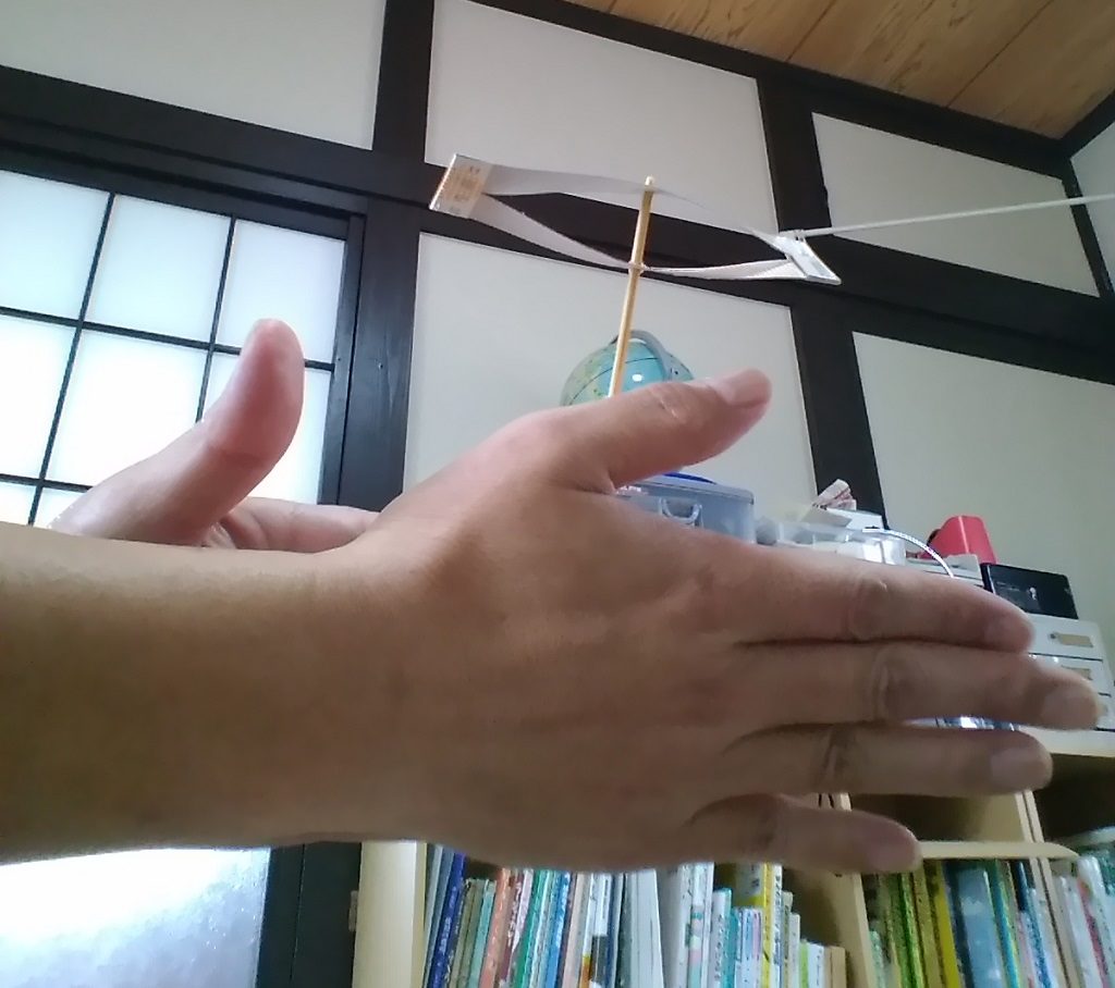 紙トンボの飛ばし方2