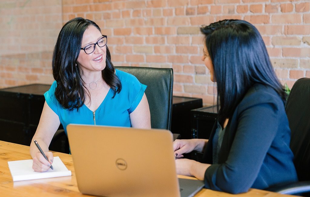 傾聴をイメージした画像