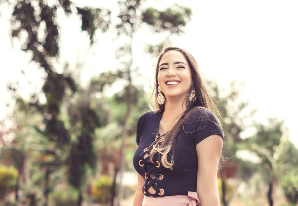 図形の立体、苦手を克服して喜ぶ生徒さんをイメージした画像