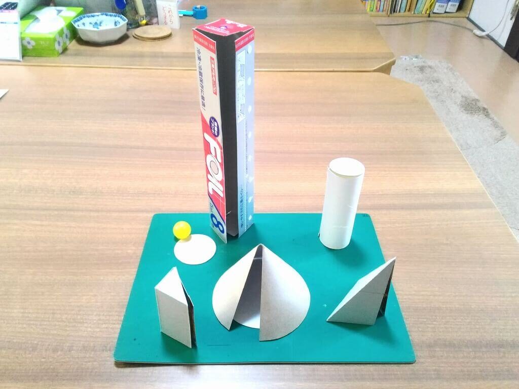 身の回りにあるもので作った立体